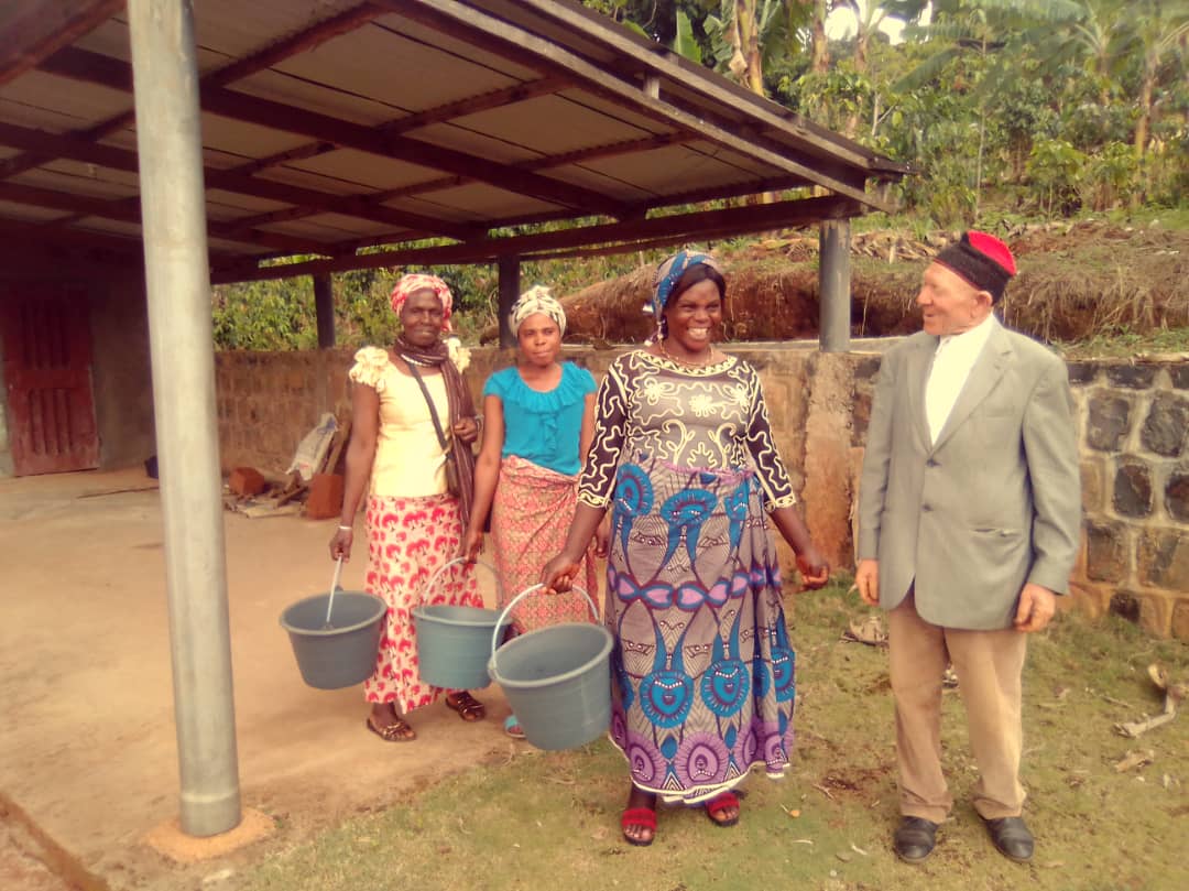 Bobe Waindim makes a Donation to women in Nuifor